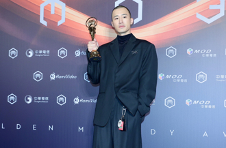 金曲36》才奪最佳新人！someshiit山姆激動淚崩自爆開刀險罹癌