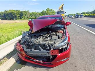 疑酒駕上路！31歲女國道上蛇行擦撞小貨車側翻 釀2傷送醫
