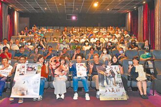 抱過主角福星 侯挺警犬紀錄片