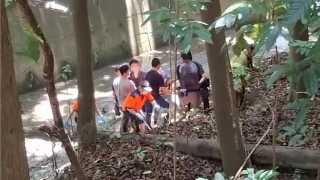 陈姓男子已婚追求彩券行女子遭拒绝，持刀攻击女方后跑到山区自焚跳山沟自杀获救。（读者提供／程炳璋台南传真）