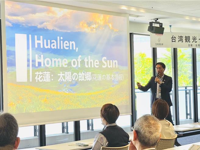  观光处长余明勲简报详细说明太鲁阁国家公园修復进度、苏花路况等。（花莲县府提供／王志伟花莲传真）