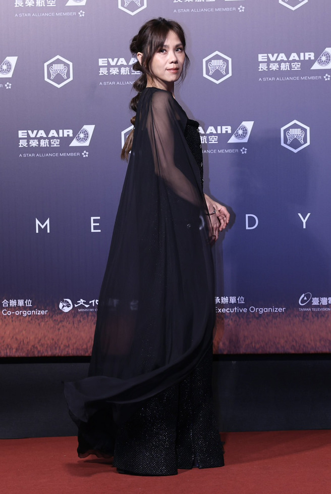 蔡健雅的紅毯禮服很飄逸。（陳俊吉攝影）