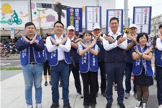 新北戰警隊攜手花蓮藍議員 赴市場宣講反罷免