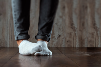 防腳臭壞形象 醫薦5買襪技巧：純棉、太薄都NG