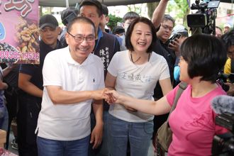 侯友宜陪王鴻薇掃街 喊話「公民踴躍投票」反罷免 