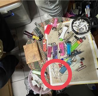 竊車賊淡水棄車  警循線膽人還查獲毒品