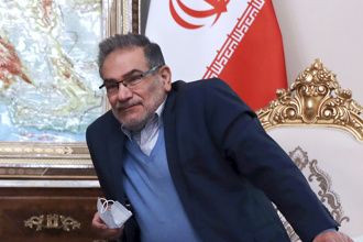 伊朗高官復活 拄拐杖現身！遭以轟炸「活埋3小時」逃死