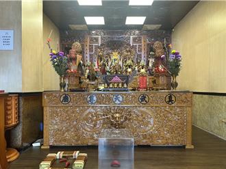 比中樂透難！高雄真武天尊廟6天連出2立筊 信眾搶拍