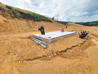 大罢免若成功 他曝「能源血蛭」利益：9000亿肥肉回来了