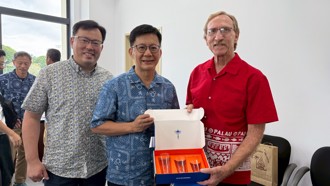 张廖万坚率团参访帛琉 深化运动合作效益