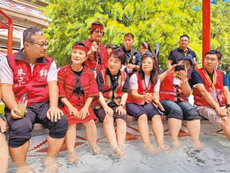 盧秀燕訪部落市集 民眾挺選總統