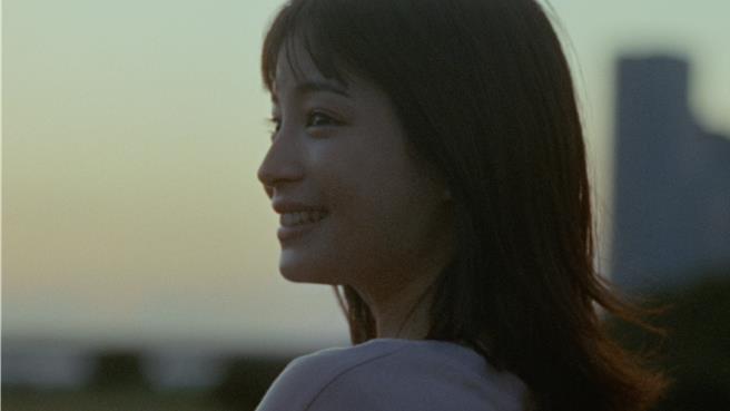 电影《长椅小情歌》找来日本人气女星广濑铃演出。（北影提供）