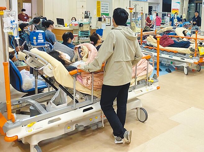 截至2024年底，台中市65岁以上人口已逾47万人，高龄者照护成为重要议题。（冯惠宜摄）