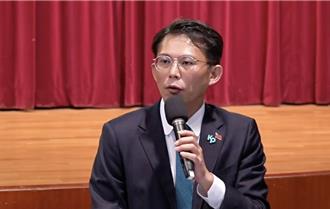 賴稱當12年立委「沒看過修法違憲」 黃國昌曝事實打臉