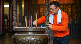 真夭寿！彰化怪男闯庙宇疑「做法诅咒」　庙方怒报警抓人