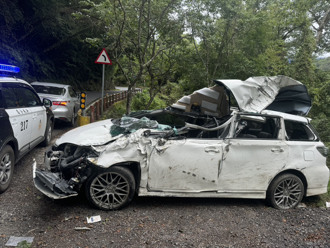 中横公路自撞！ 33岁男撞山壁昏迷送医「酒测超标」