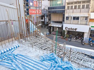 台南建案爆模結構傾斜 嚇壞鄰里