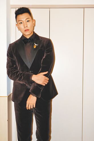 顽童抢穿秋冬装现雅痞品味