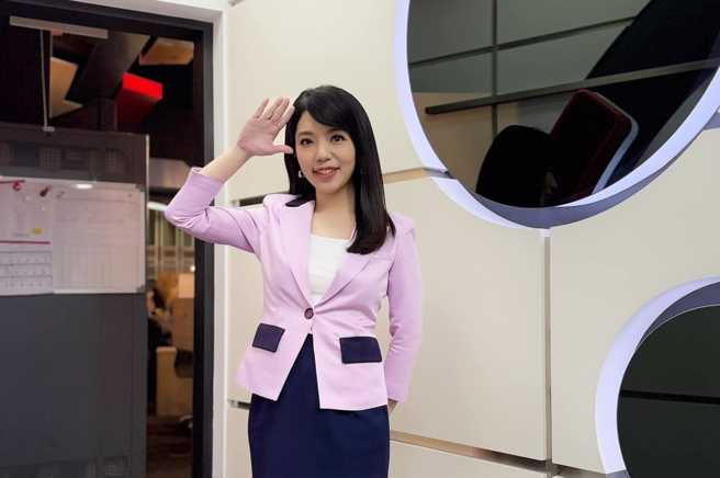 美女主播方楓嵐先前Line帳號被盜，還遭歹徒勒索12萬元。（圖／攝自FB@方楓嵐）