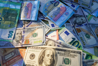 凶手抓到了！美元上半年已重贬逾10％ 半世纪以来最惨