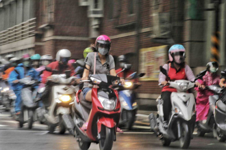 機車族領錢了！補助最高一次發6萬 申請方式看這裡