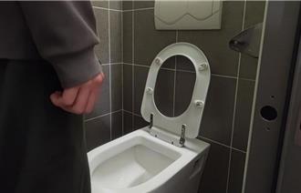 公厕坐式马桶取代蹲式？民眾怕脏全崩溃 环境部回应了