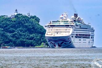 麗星郵輪「領航星號」首航高雄 北南雙母港打造最完整郵輪航線