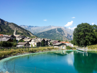 義北滑雪勝地山洪暴發釀1死！黑色泥流「碾入城鎮」影曝光