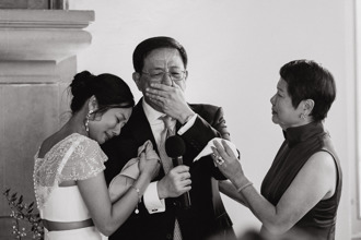 管中閔爺們淚崩！嫁女兒耍狠「打得贏新郎」 愛妻秒吐槽：儘管吹牛吧