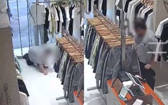 大叔爬進女裝店「脫褲蹭地」 陸闆娘嘆：非第一次
