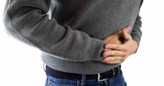 跟妻恩愛完劇烈腰痛！32歲男被痛醒「下秒吐滿地」醫揭原因