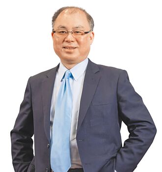 國泰證券總經理周冠成：了解權證特性 賺第一桶金