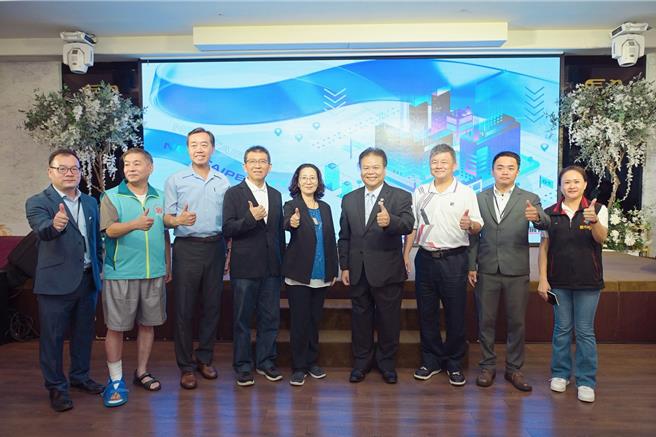 為加速推動企業投資落腳新北，新北市政府經濟發展局今（1）日舉辦「2025新北市土地招商暨媒合說明會」。（圖／新北市經發局）