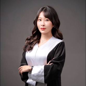 仙塔律師捲詐騙案 網翻出她去年兩張IG限動圖笑：那就不意外了