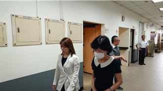 陳佩琪趕抵高雄市殯  會同彭振聲父子悼念彭妻　