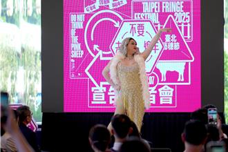 台北藝穗節8月登場！「粉色綿羊」攻佔涼麵店 連雲端都能看