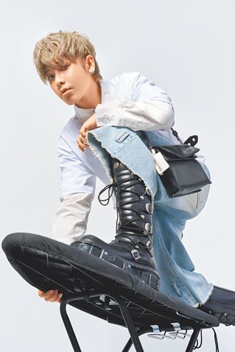 鼓鼓進軍包款界 設計IP融入經典表情