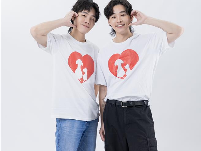 展榮、展瑞為公益代言人。（財團法人流浪動物之家基金會提供）