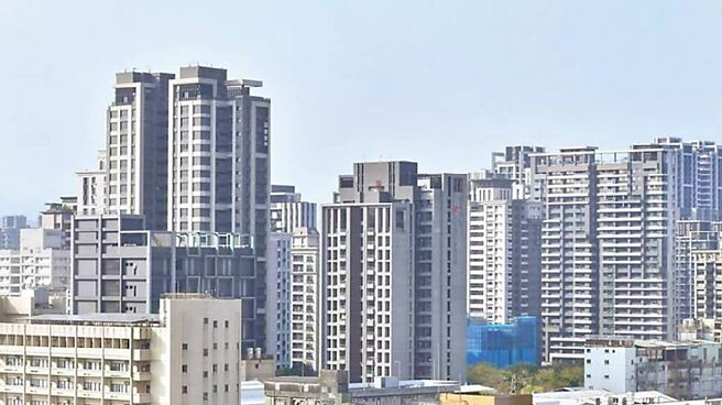 6月六都买卖移转栋数为18,095栋，月增5.2％、年减24％，六都累计上半年10万栋、年减26.6％。图／本报资料照片