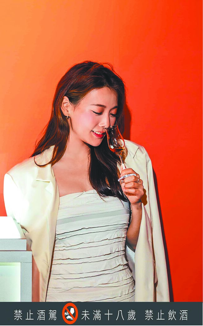 魏立有清新系眼科兽医师称呼，今年担任金威奖生活玩家场次评审。（魏立提供）