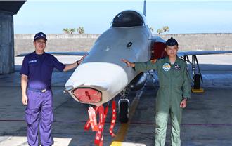 F-5、RF-5E將光榮退伍  相伴12年飛官：不捨但榮耀
