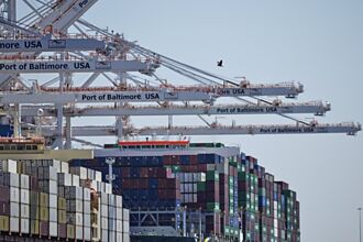 關刀一揮 美企老闆失血823億美元