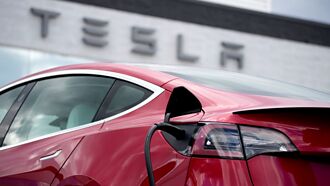 史上最大跌幅　特斯拉Q2交車驟降 年減13.5％