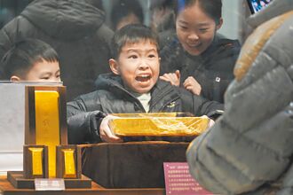 陸高額現金買黃金 8月1日起需申報