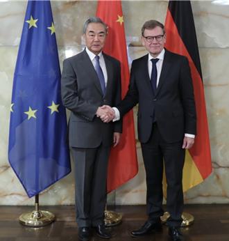 給歐洲吃定心丸！王毅：稀土不應成為中歐之間的問題