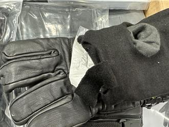 机车手套内衬暗藏千万海洛因   柬埔寨运毒包裹闯关进台遭拦