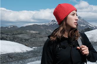 阿拉斯加體驗永晝「沒有黑夜很特別」！瑞瑪席丹勇跳冰川游泳