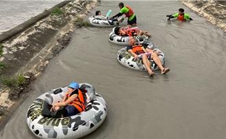 独家》高雄美浓漂漂河7月场次加开 带你漂进老街体验在地文化