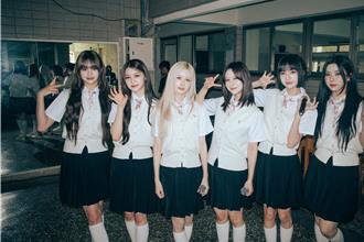 大牙復出了！喜握主持棒 爆料王心凌高中綽號是「牛奶」