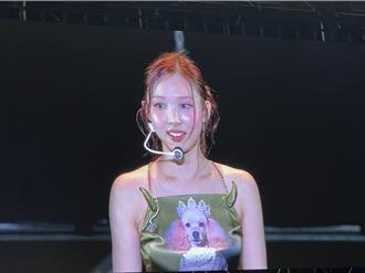 直擊》TWICE娜璉啤酒節加碼多唱15分鐘 寵粉劇透新歌：不管了